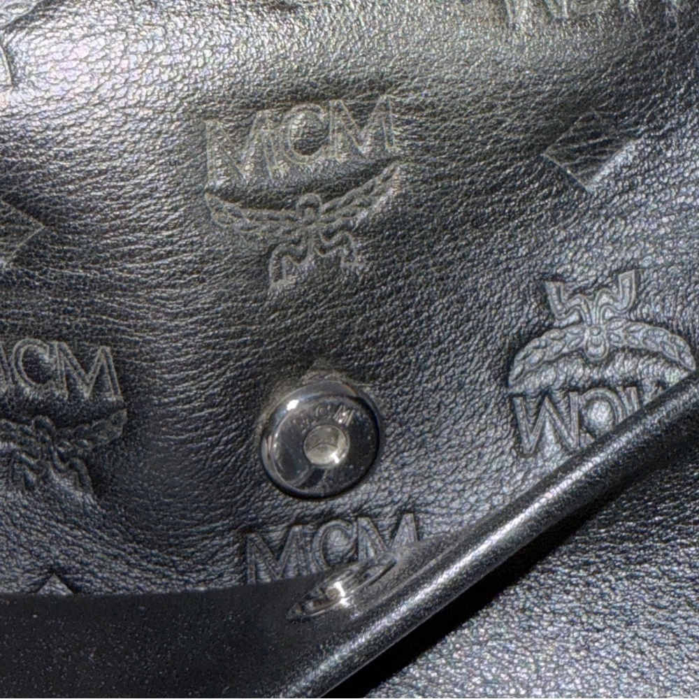 MCM Klara Large Black Leather Shoulder Bag - Picture 5 of 13